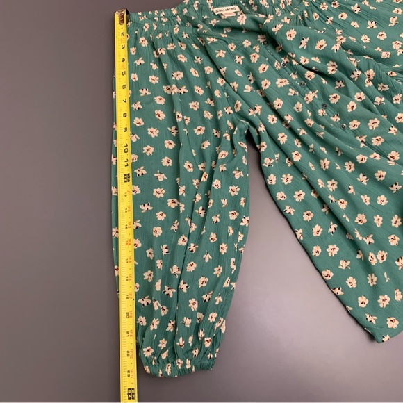 BillaBong Blouse Size Large Cold Off Shoulder Green Floral Oversized Flowy Boho - Picture 9 of 15